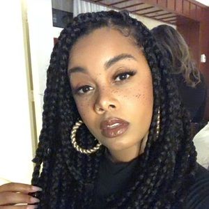 Meet your Posher, Oneeka